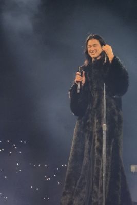 © x.com/duashowgirl
