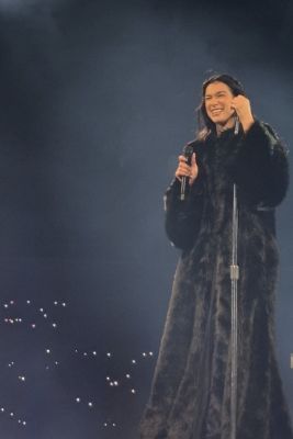 © x.com/duashowgirl
