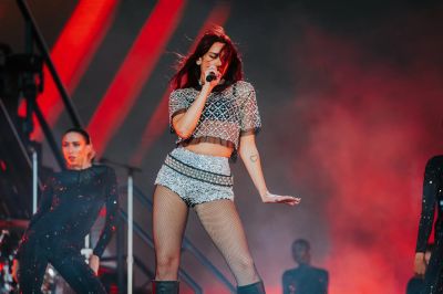 © x.com/readdork

