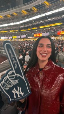 dualipa-12331195-20261015_160135.jpg