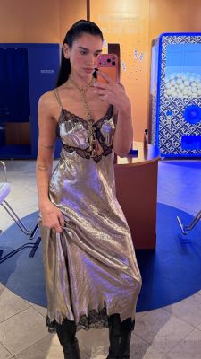 dualipa-12331195-20261015_160305.jpg